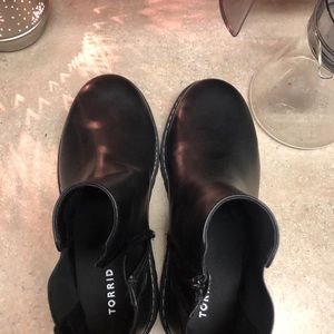Torrid black boots🌸